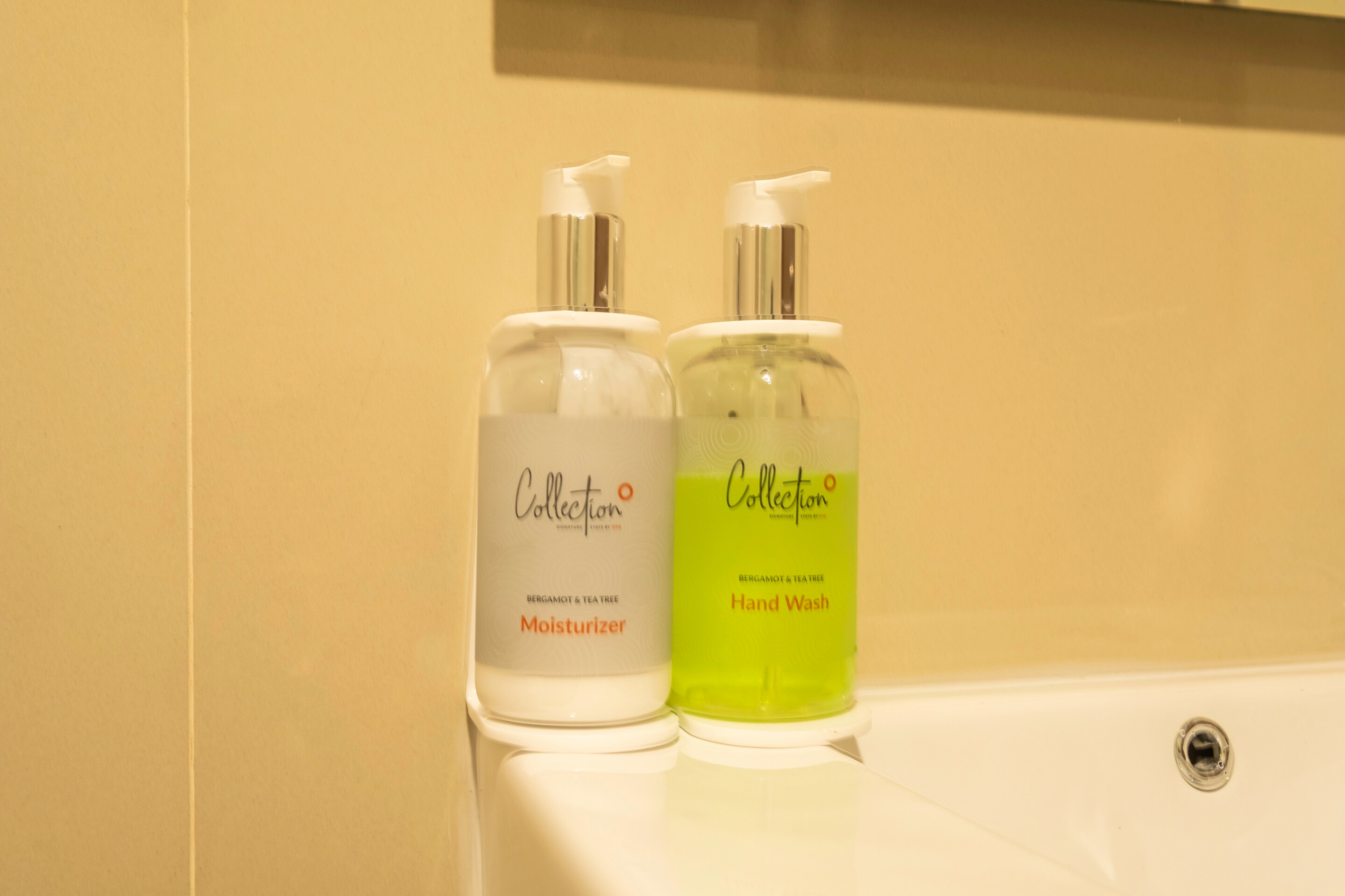 Collection O Hotel Pasar Baru Heritage - Tap to explore photos