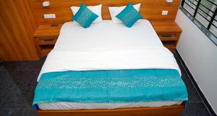 HOTEL AMARAVATI Room Type - Super Deluxe Room Ac