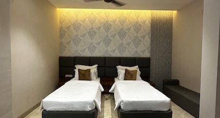 Hotel The Crown Town Room Type - Premium Room with Twin Bedded Hotel The Crown Town Room Type - Premium Room with Twin Bedded