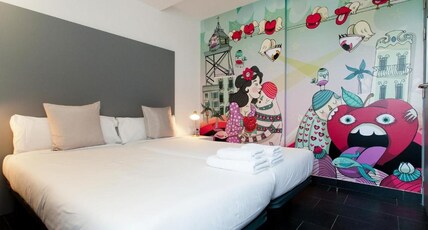 St Christophers Inn Barcelona Room Type - Twin Room with Private Bathroom