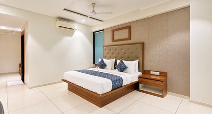 Hotel Royal Square, Ahmedabad Room Type - Deluxe Room Hotel Royal Square, Ahmedabad Room Type - Deluxe Room