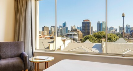 Holiday Inn Potts Point Sydney Room Type - 1 King 1 Bedroom Suite City View