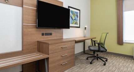Holiday Inn Express Hotel & Suites Amarillo South Room Type - 1 King Bed Standard Extra Floor Space