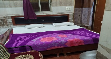 Hotel Vasu Room Type - Deluxe Room Non Ac