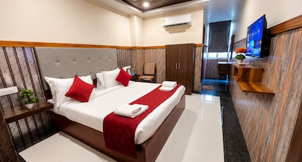 Hotel Grand Hill View - Tirupati Near Alipiri Room Type - Deluxe room Hotel Grand Hill View - Tirupati Near Alipiri Room Type - Deluxe room