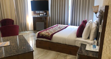 Abhilashi Inn Room Type - Deluxe