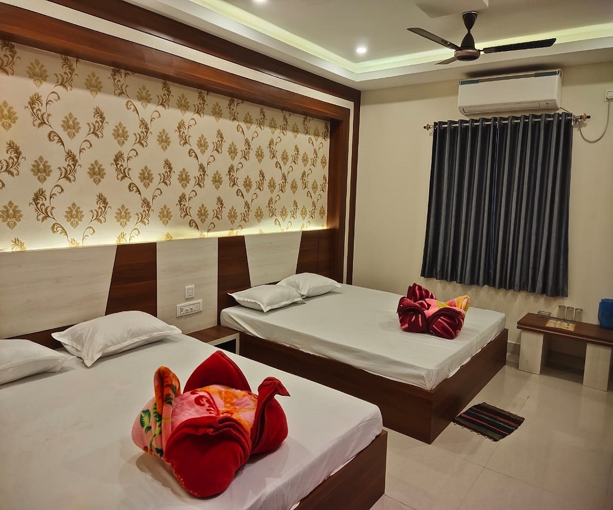 MOHAN PALACE - Tap to explore photos