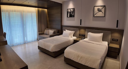 Eagles Glide Resort Room Type - Elite Premium AC Room Twin Bed with Balcony