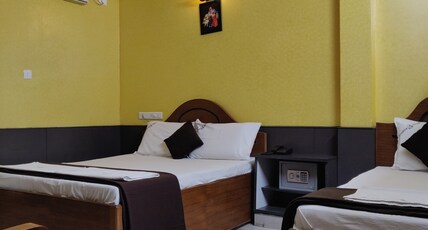 Arudhra Residency Room Type - TRIPLE BED RO0M AC