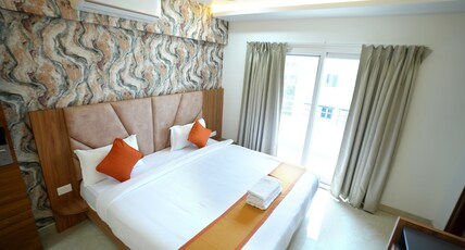 Viola Suites Room Type - 3 BHK Service Apartment