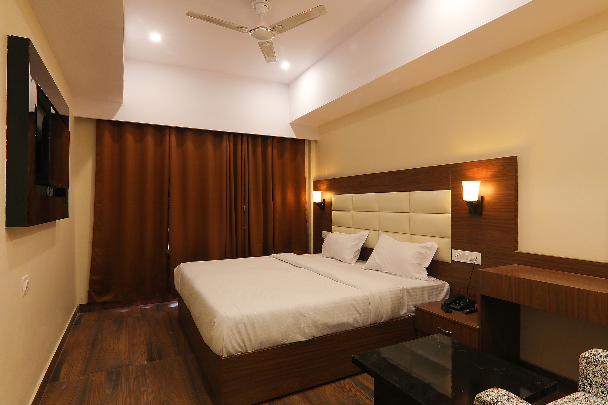 FabHotel Blueark - Tap to explore photos