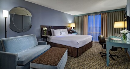 Crowne Plaza CHICAGO OHARE HOTEL & CONF CTR Room Type - 1 King Bed Executive Suite Crowne Plaza CHICAGO OHARE HOTEL & CONF CTR Room Type - 1 King Bed Executive Suite