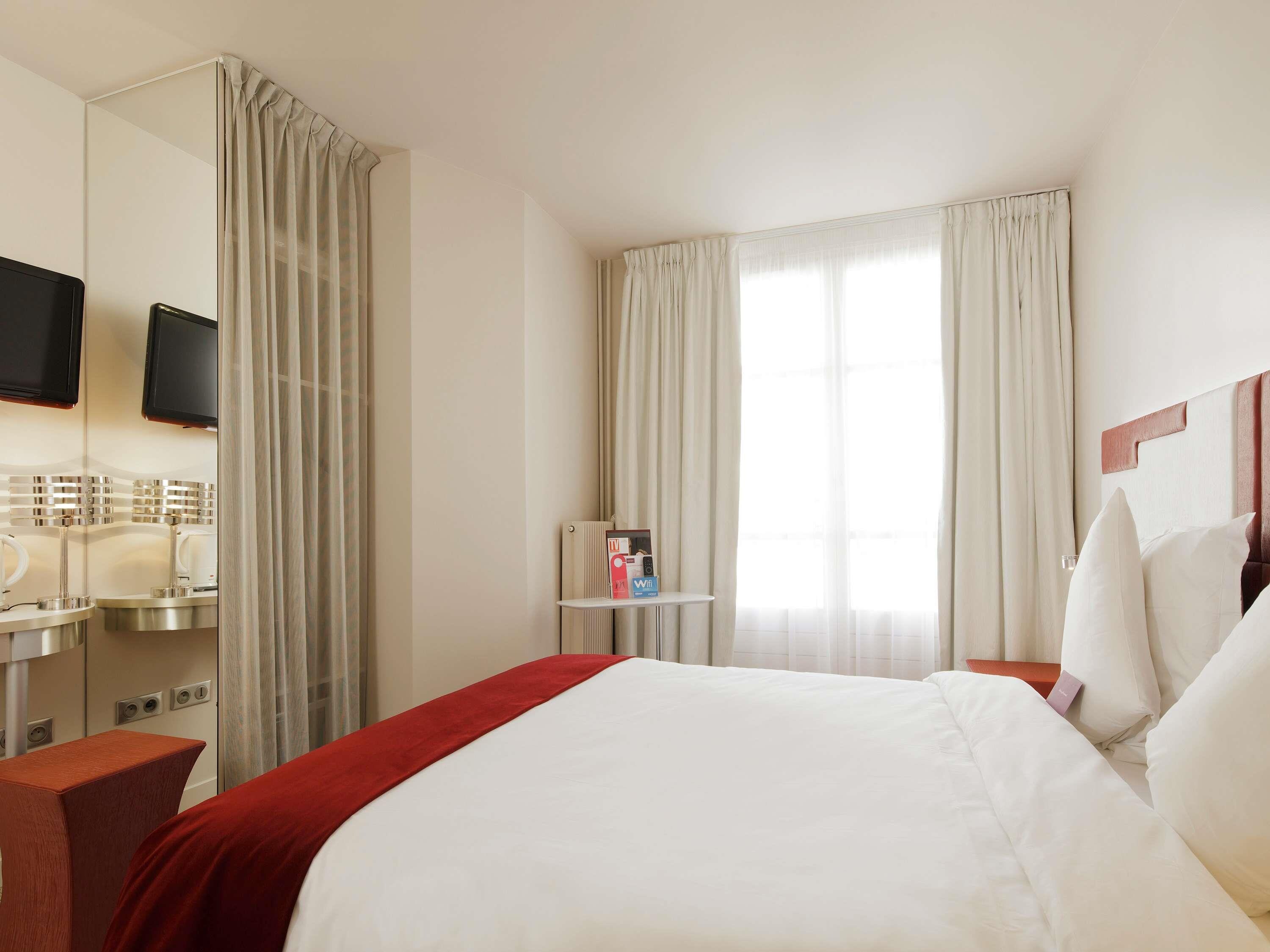 Mercure Paris Opera Faubourg Montmartre Hotel - Tap to explore photos