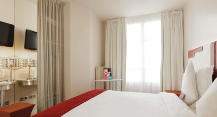 Mercure Paris Opera Faubourg Montmartre Hotel Room Type - Superior Room - 1 double bed