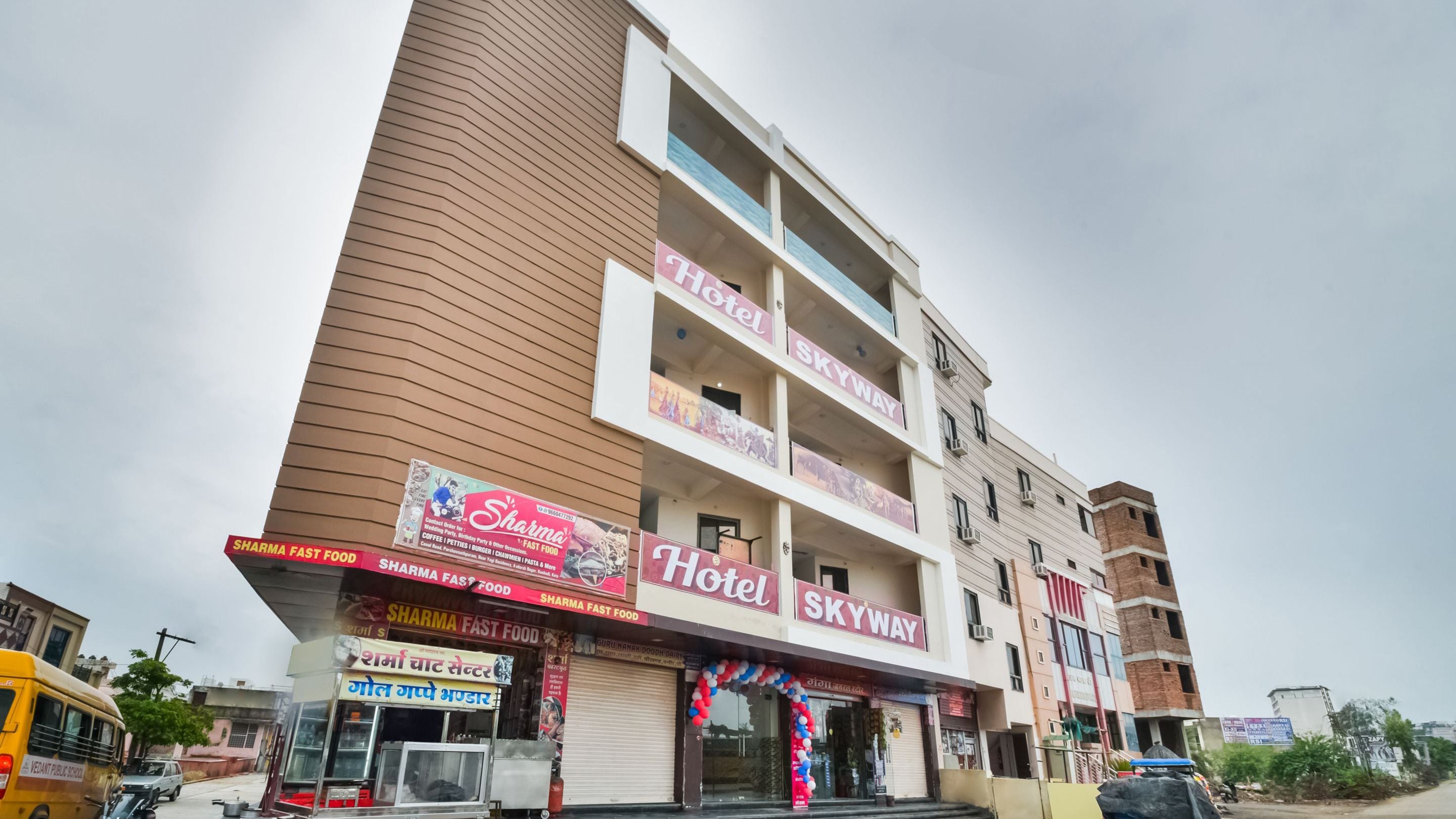 Hotel Skyway - Tap to explore photos