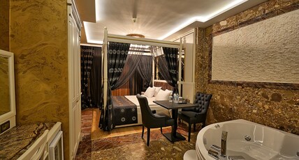 Samir Deluxe Hotel Room Type - Deluxe Suite with Spa Bath Samir Deluxe Hotel Room Type - Deluxe Suite with Spa Bath