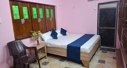 Madhavi Homestay Room Type - AC Double Bed Room