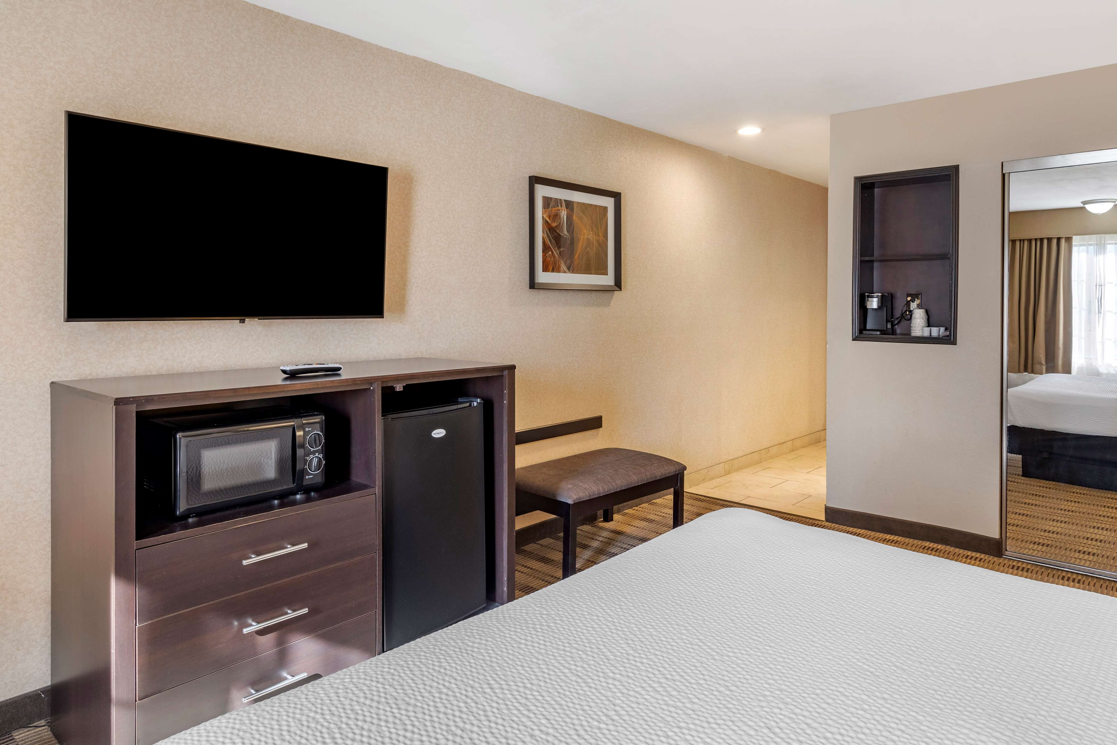 Best Western Country Inn Temecula - Tap to explore photos