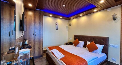 Hotel Ratna Villa Inn Room Type - Deluxe Room
