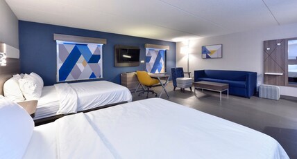 Holiday Inn Express Hotel & Suites Waterloo - St Jacobs, an IHG Hotel Room Type - 2 Queen Suite