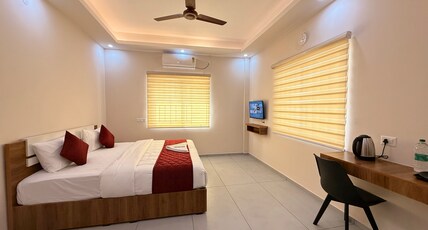 Misty Suite Infopark Room Type - Deluxe King Bed Room