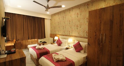 MOONLIGHT HOTEL Room Type - Twin Room