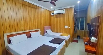 Hotel Govind Heights Room Type - Premium Non AC Triple Family Room