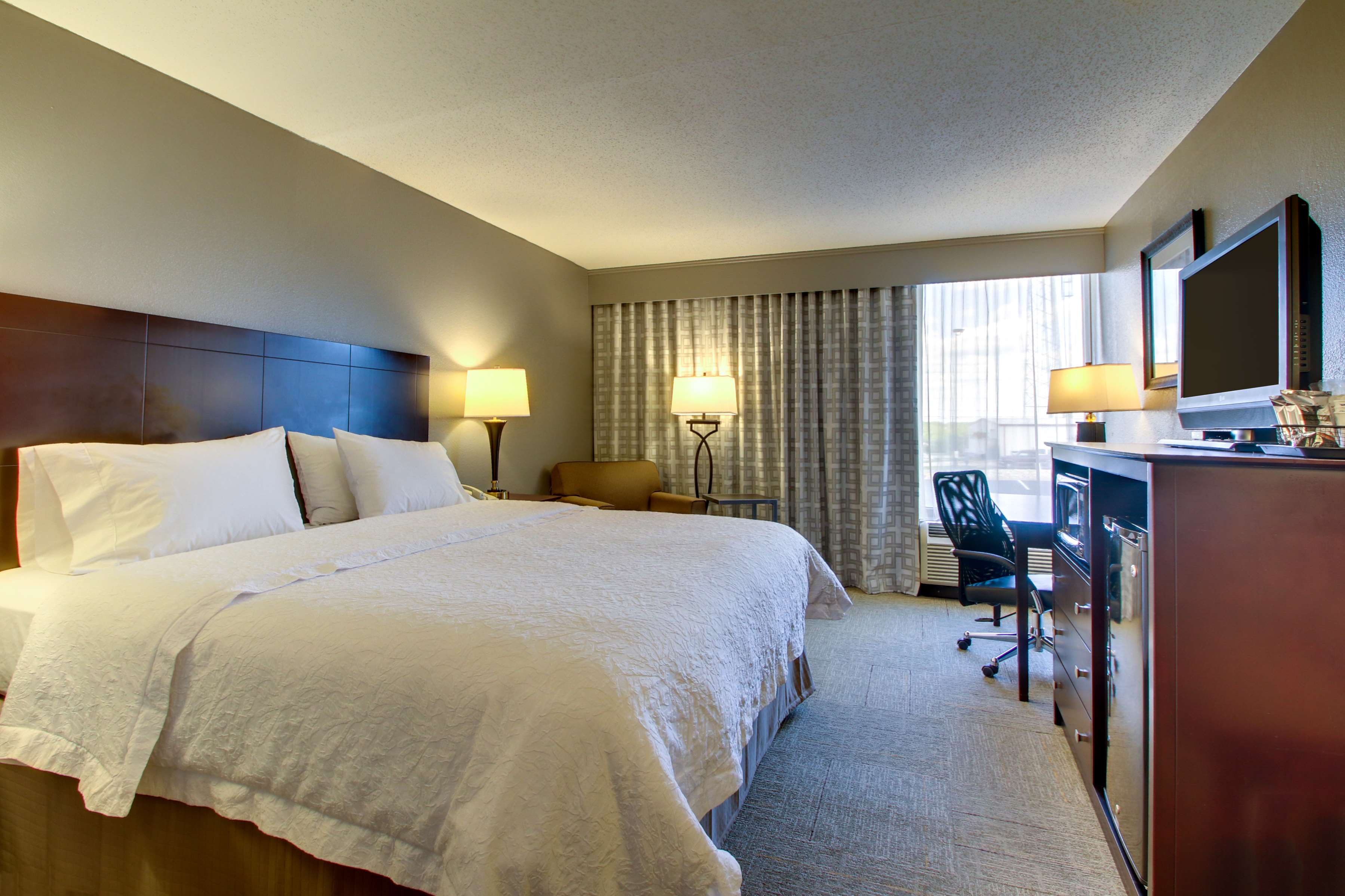 Hampton Inn by Hilton Rolla - Tap to explore photos