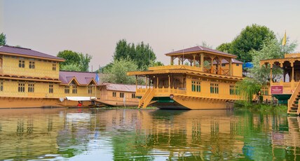 LohonoStays Harmukh House Boat Room Type - LohonoStays Harmukh House Boat