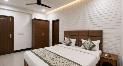 Hotel NH7 Near Patiyala Chowk Room Type - Deluxe Room Hotel NH7 Near Patiyala Chowk Room Type - Deluxe Room