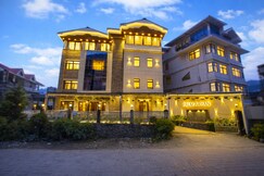 The Palm Aryan Gangtok (12 mins MG Marg)