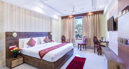 HOTEL PREMIUM FLEMINGO Room Type - Deluxe AC Rooms