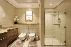 ELIVAAS Curated 2B Stunner with Iconic Ain Dubai View