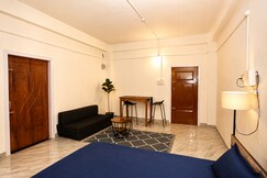 East Habitat | Cozy Stay | Airport
