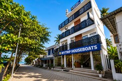 Nayami Lake View Hostel