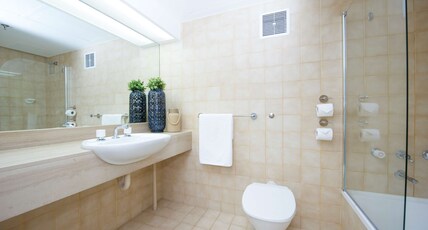 Best Western Plus Hotel Lord Forrest Room Type - 1 Queen Bed, Non-Smoking, Standard Room, Pillow Top Mattress, Mini Bar, Balcony, Wi-Fi Best Western Plus Hotel Lord Forrest Room Type - 1 Queen Bed, Non-Smoking, Standard Room, Pillow Top Mattress, Mini Bar, Balcony, Wi-Fi