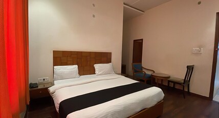 Riddhi Grand Room Type - DELUXE TWIN ROOM