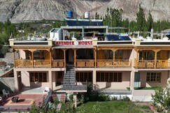 Lavender House Sumoor 