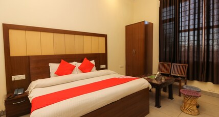 Hotel Ambika Room Type - Super Deluxe AC