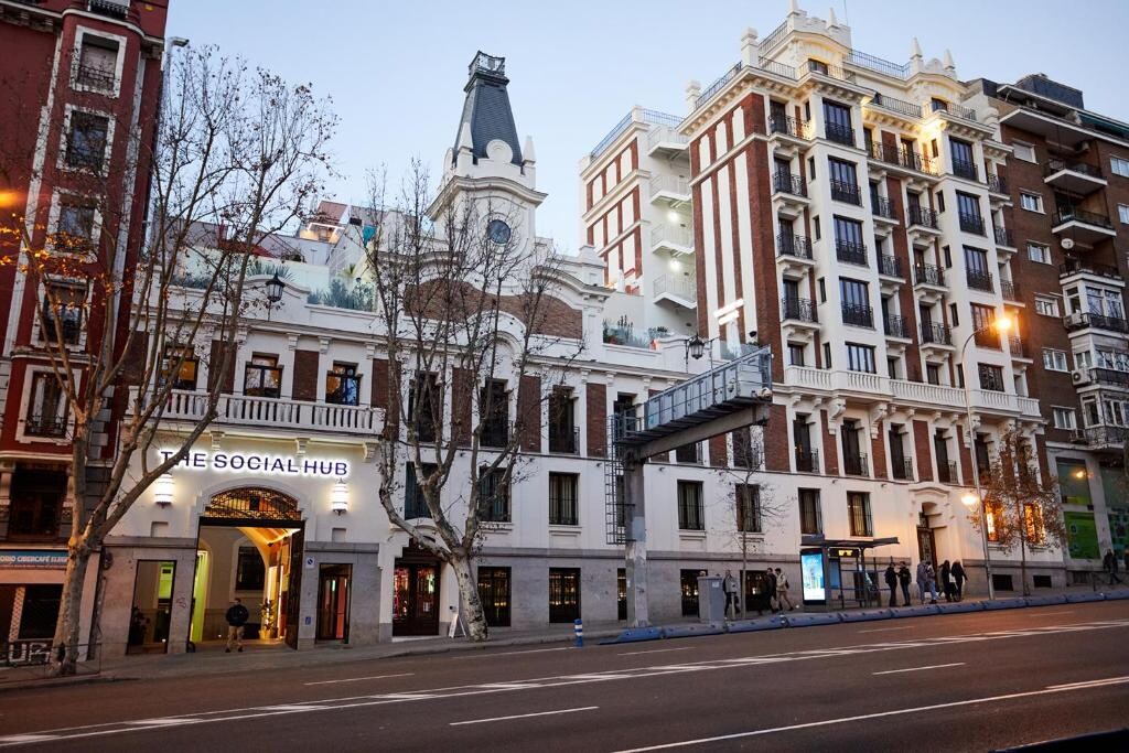 The Social Hub Madrid 3* - Tap to explore photos