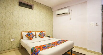 FabHotel Pranjul Inn Room Type - Premium Room