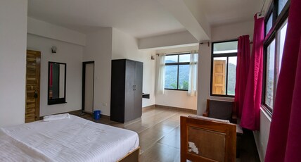 Twin Garden by TAPSOM Room Type - Deluxe King Room with Mountain View and Balcony Twin Garden by TAPSOM Room Type - Deluxe King Room with Mountain View and Balcony