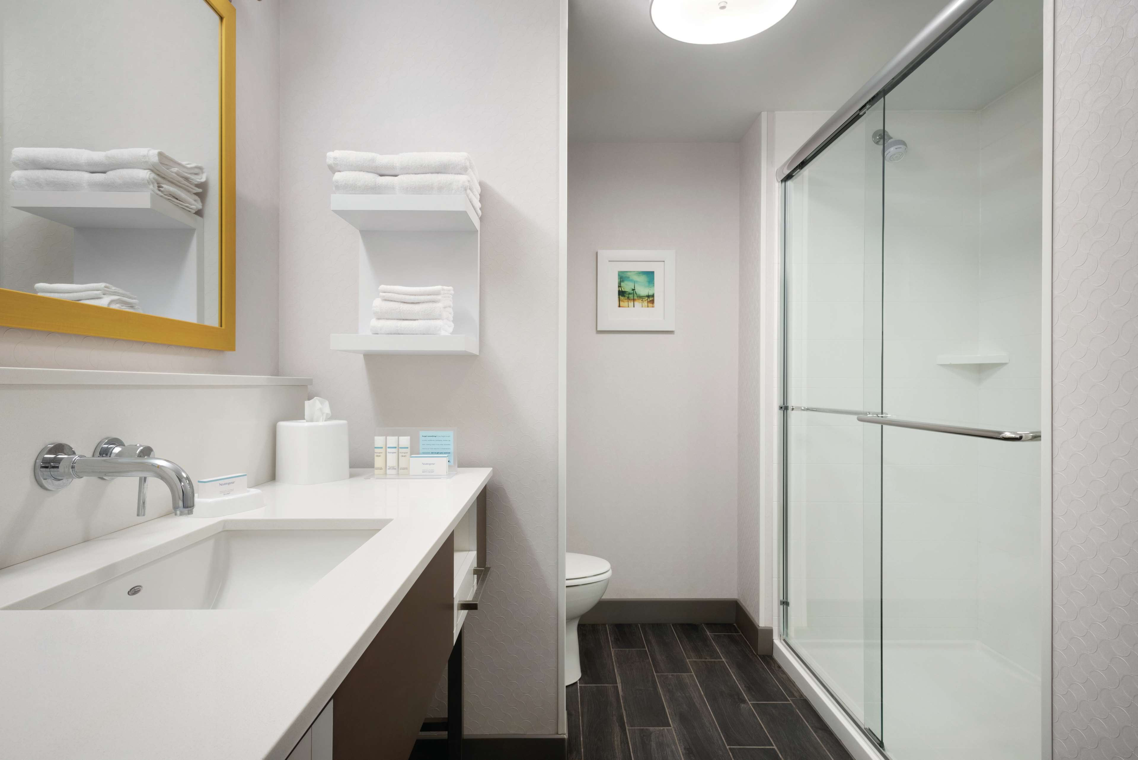 Hampton Inn Champaign Southwest IL - Tap to explore photos