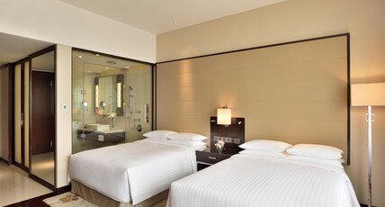 Kochi Marriott Hotel Room Type - Deluxe Twin with Seating Area