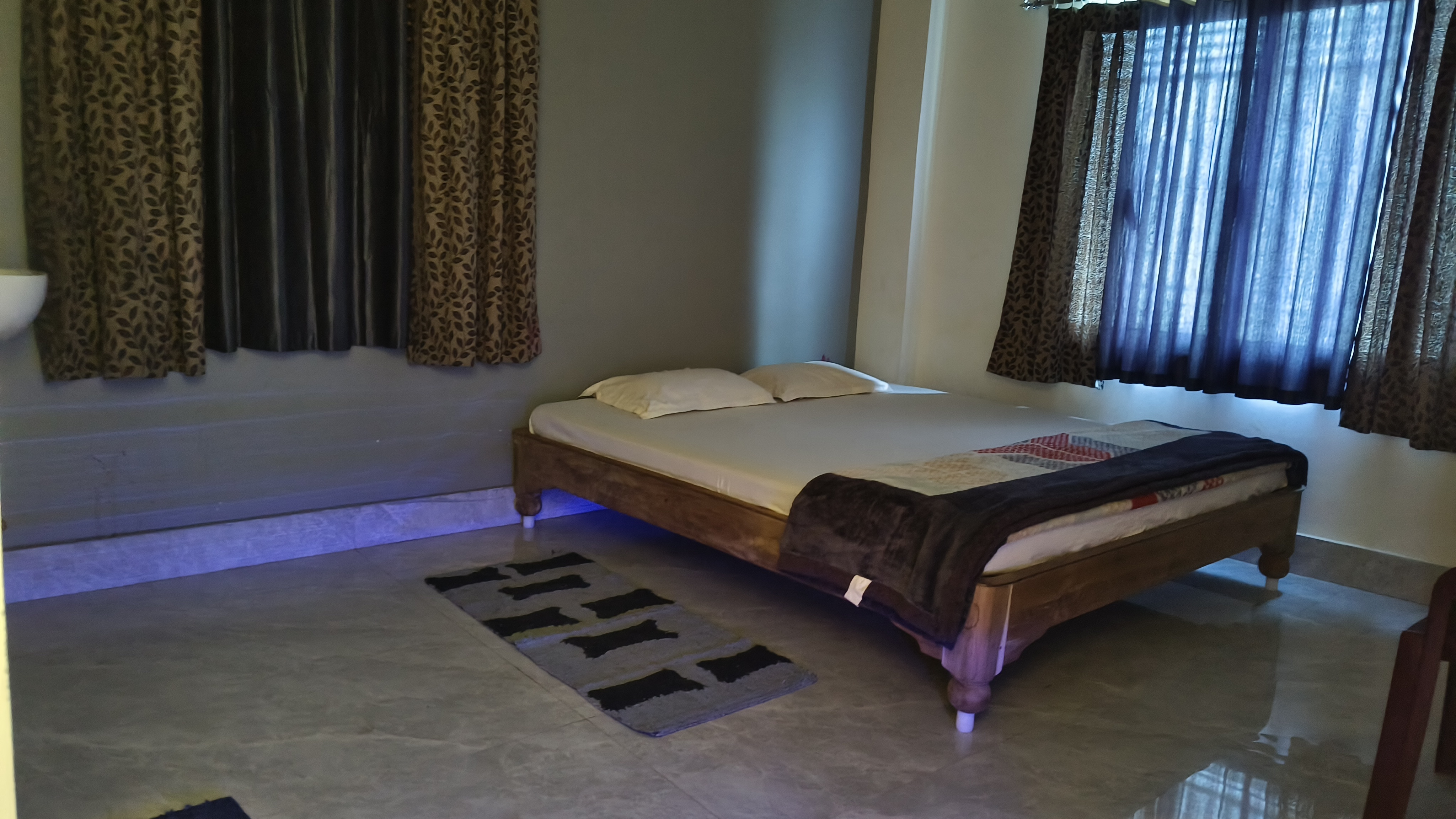 RG Homestay 800M From Shree Jagannath Temple - Tap to explore photos