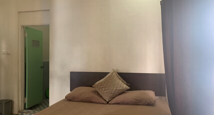 Hotel O Amas Syariah Room Type - Indonesia Standard Double