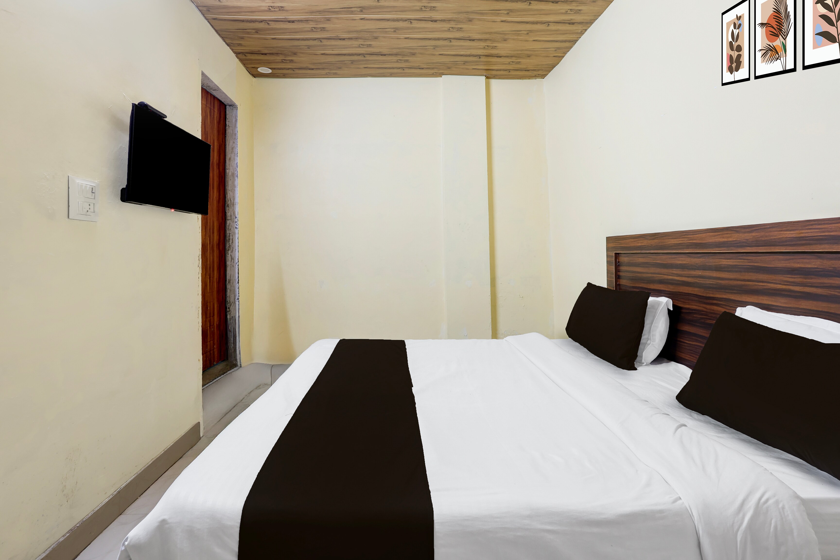 Hotel O Uttaranchal University Dehradun - Tap to explore photos