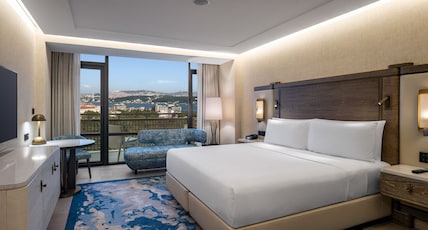 Hilton Istanbul Bosphorus Room Type - KING DELUXE BOSPHORUS VIEW