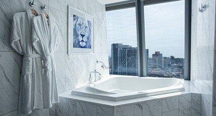 InterContinental Hotels LUANDA MIRAMAR, an IHG hotel Room Type - 1 King Premium