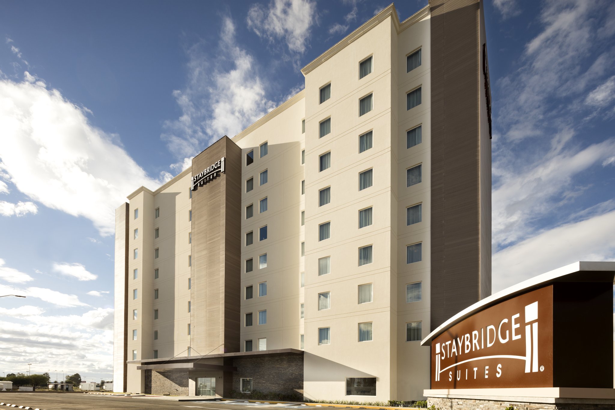 Staybridge Suites Silao - Tap to explore photos